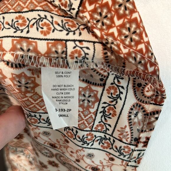 ANDREE BY UNIT Small Mixed Animal/Paisley Print Babydoll Blouse - Picture 11 of 11